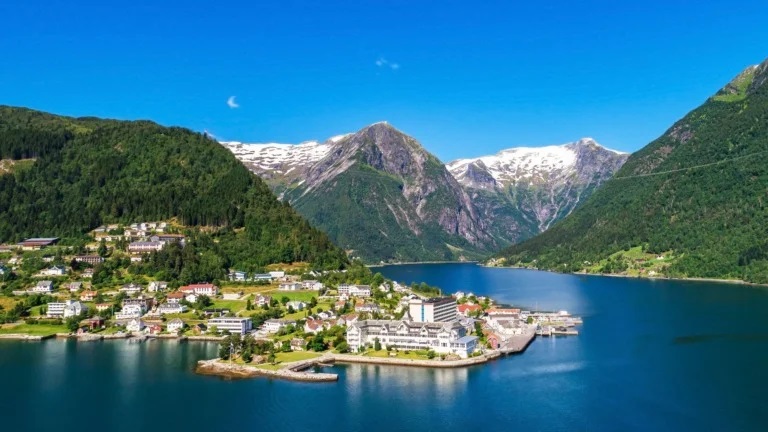 balestrand-from-sognefjord-768x432
